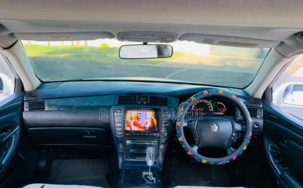 Toyota Crown 2006 White