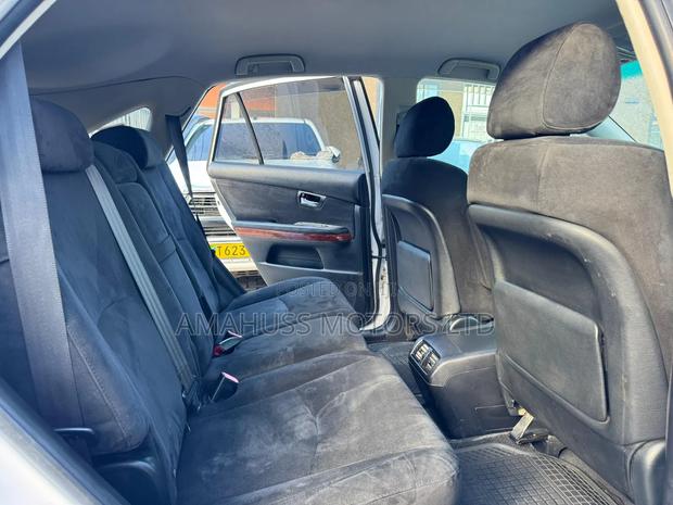 Toyota Harrier 2006 White