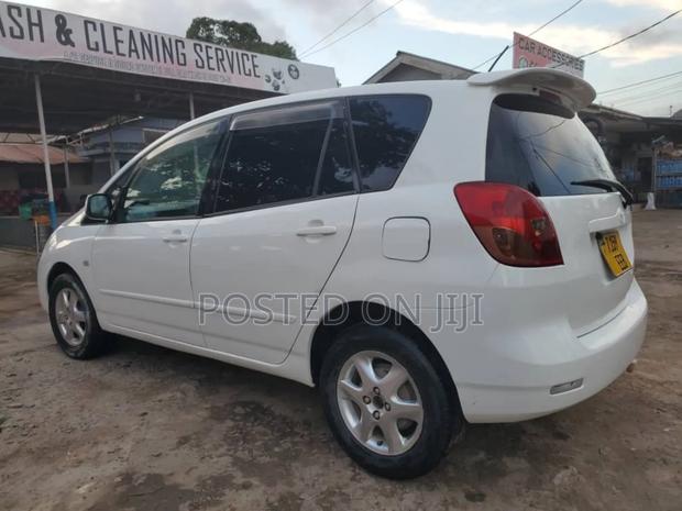 Toyota Corolla Spacio 2002 White