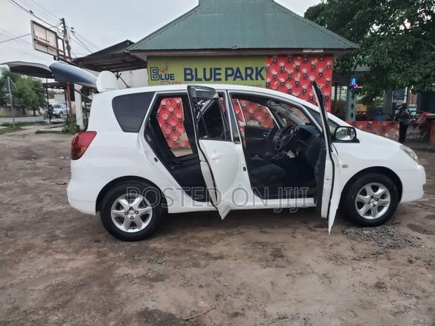 Toyota Corolla Spacio 2002 White