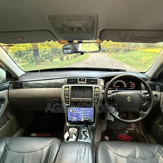 Toyota Crown 2004 White