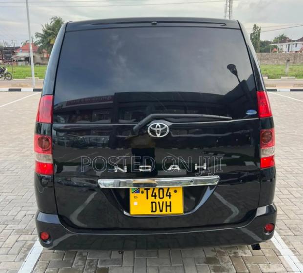 Toyota Noah 2008 Black