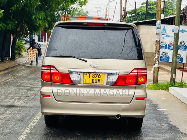 Toyota Alphard 2008 Gold