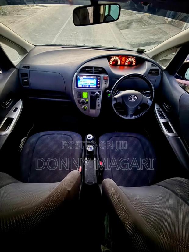 Toyota Ractis 2007 Blue