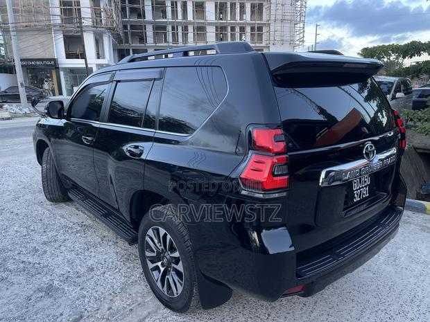 Toyota Land Cruiser Prado 2.8 2018 Black