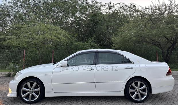 Toyota Crown 2007 White