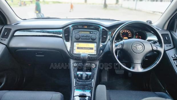 Toyota Kluger 2004 Blue