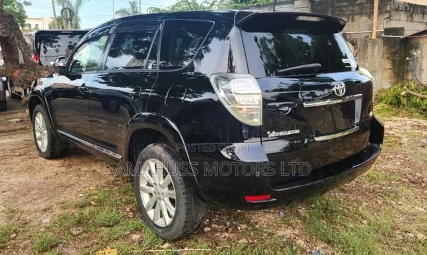 Toyota Vanguard 2012 Black