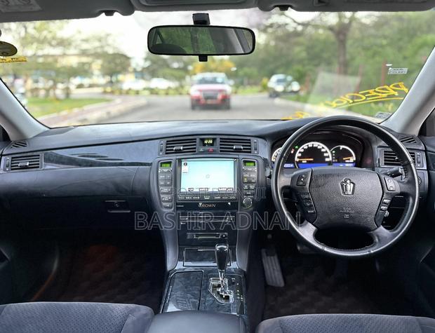 Toyota Crown 2007 White