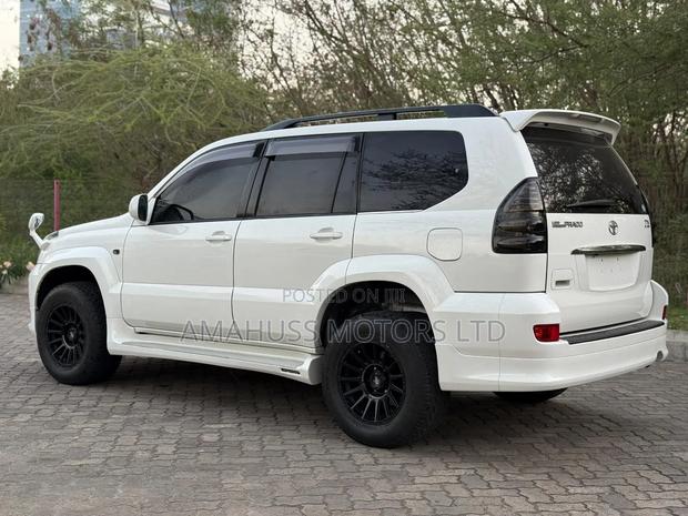 Toyota Land Cruiser Prado 2007 White