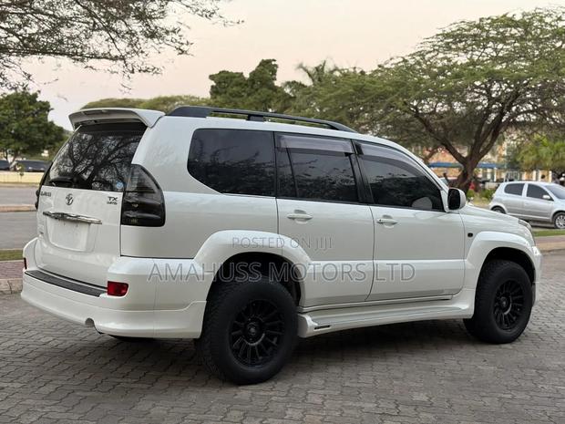 Toyota Land Cruiser Prado 2007 White