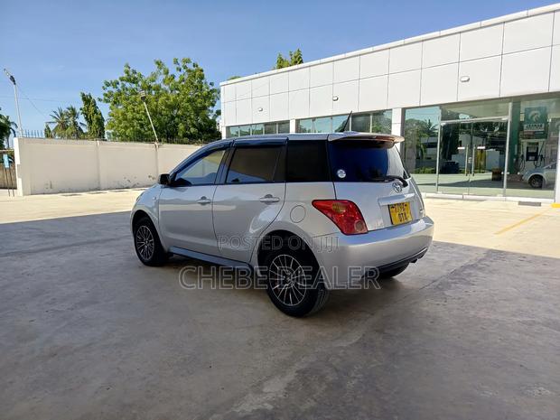 Toyota IST 2004 Silver