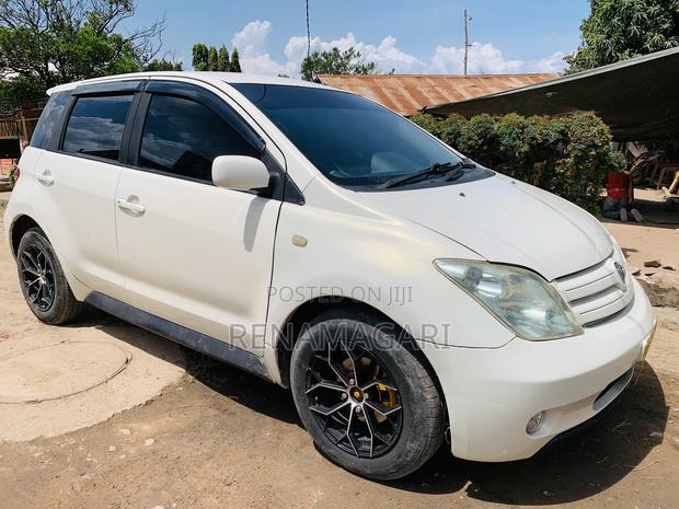 Toyota IST 2005 White