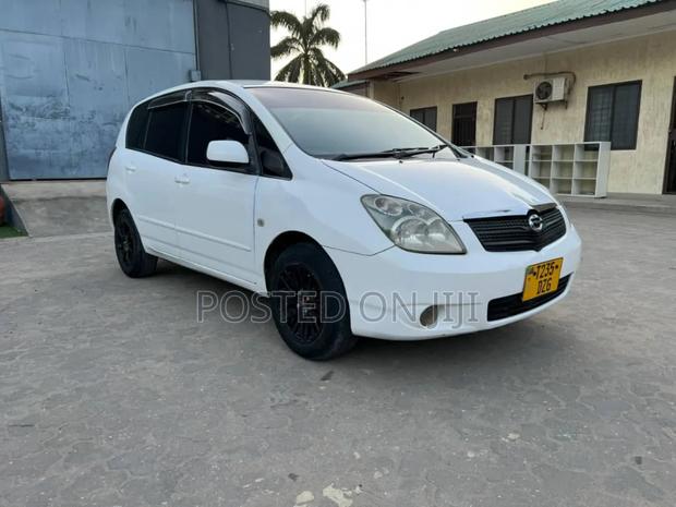 Toyota Corolla Spacio 2009 White