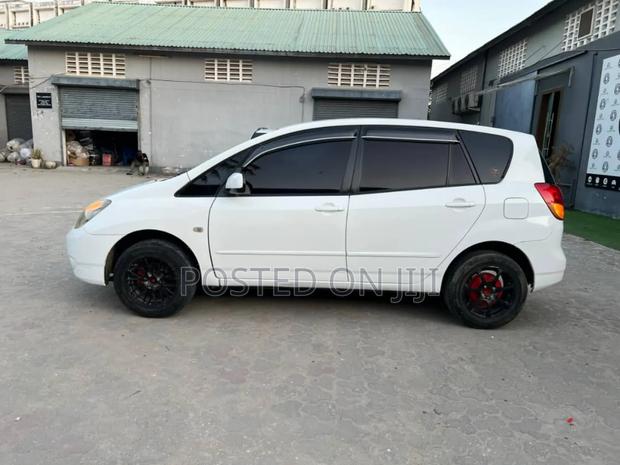 Toyota Corolla Spacio 2009 White