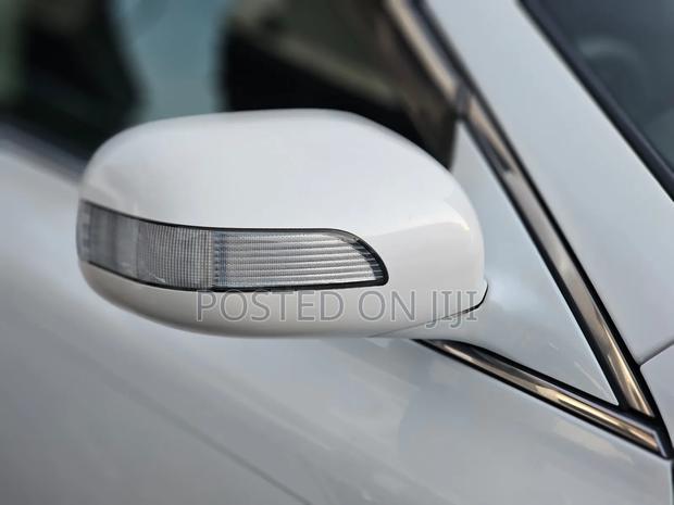 Toyota Crown Royale 2005 White