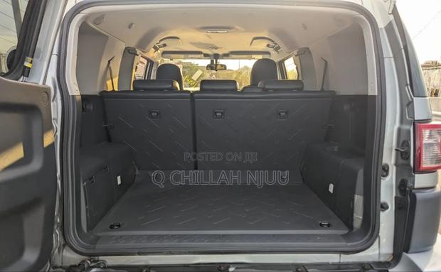 Toyota FJ Cruiser 2011 Gray