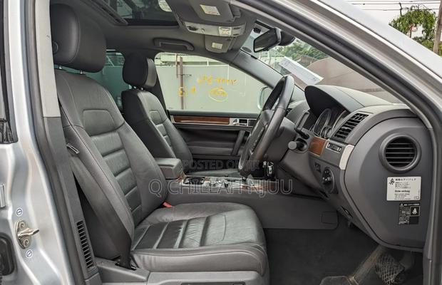 Volkswagen Touareg 2013 Silver