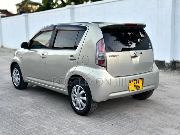 Toyota Passo 2005 Silver