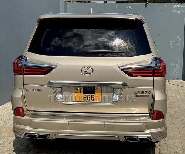 Lexus LX 2018 Gold