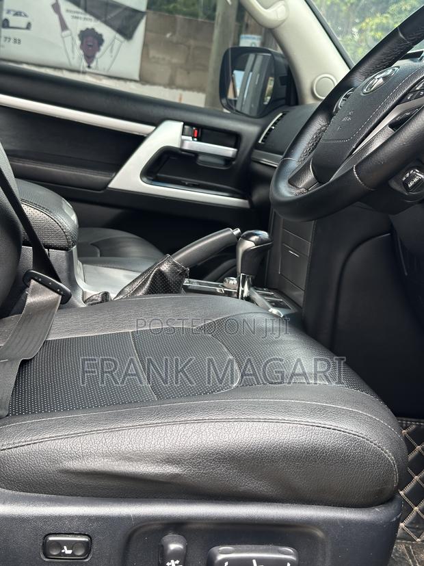 Toyota Land Cruiser 2017 Gray