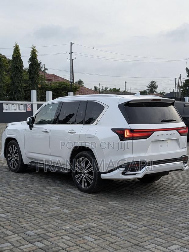 Lexus LX LX 600 2024 White