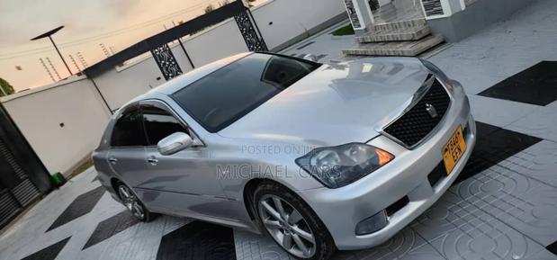Toyota Crown 2006 Silver