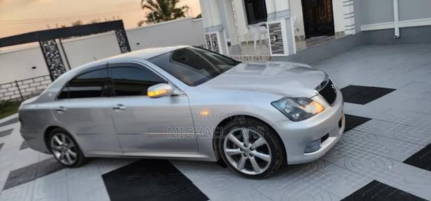 Toyota Crown 2006 Silver
