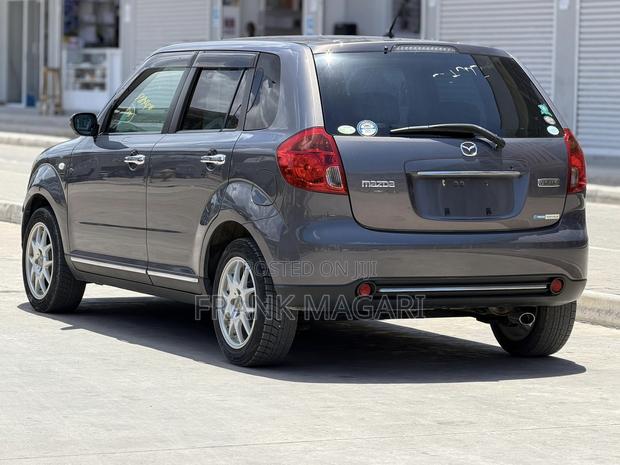 Mazda Verisa 2008 Gray