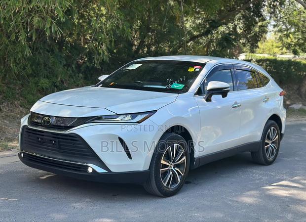 Toyota Harrier 2022 White