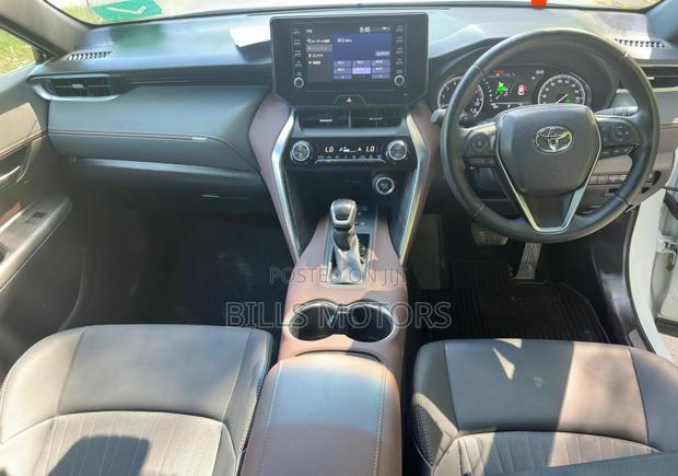 Toyota Harrier 2022 White