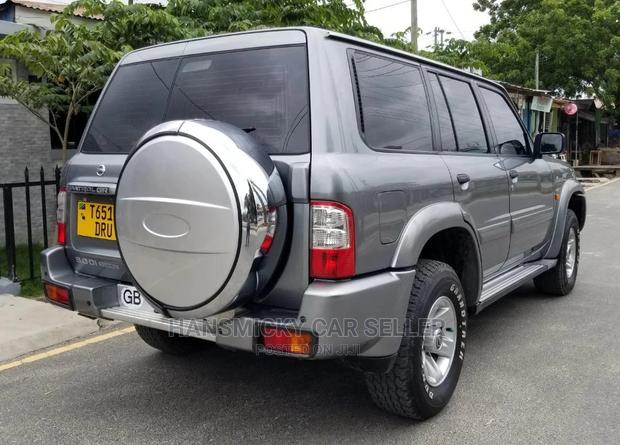Nissan Patrol 2010 Gray
