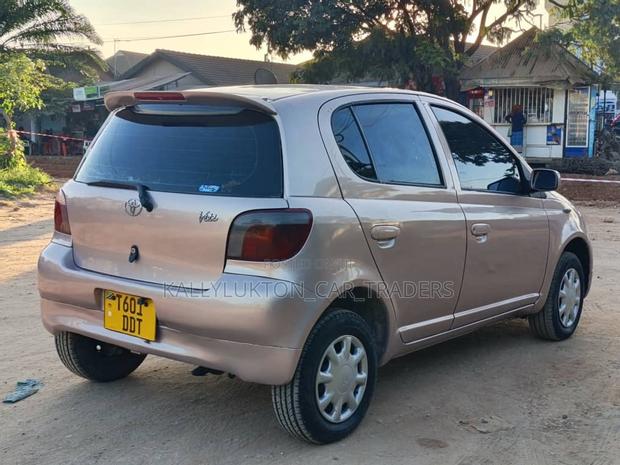 Toyota Vitz 2003 Gold