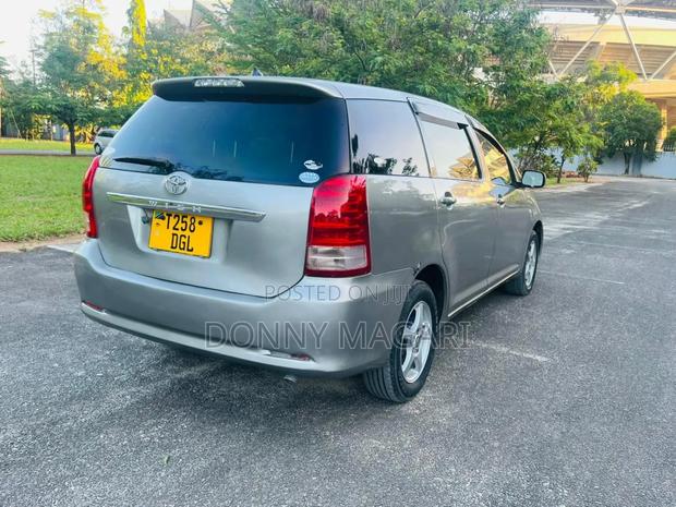 Toyota Wish 2006 Gray
