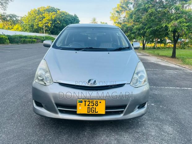 Toyota Wish 2006 Gray
