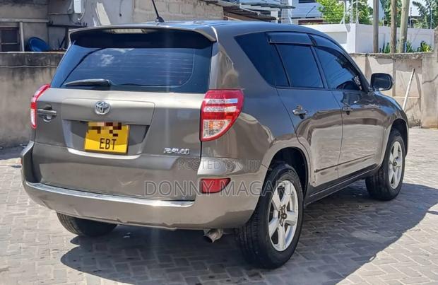 Toyota RAV4 2011 Gray