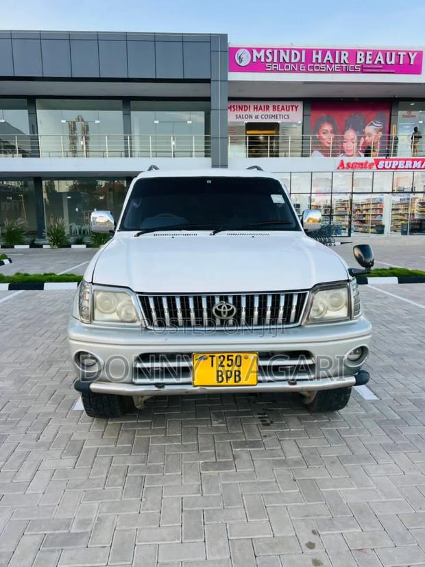 Toyota Land Cruiser Prado 2002 White