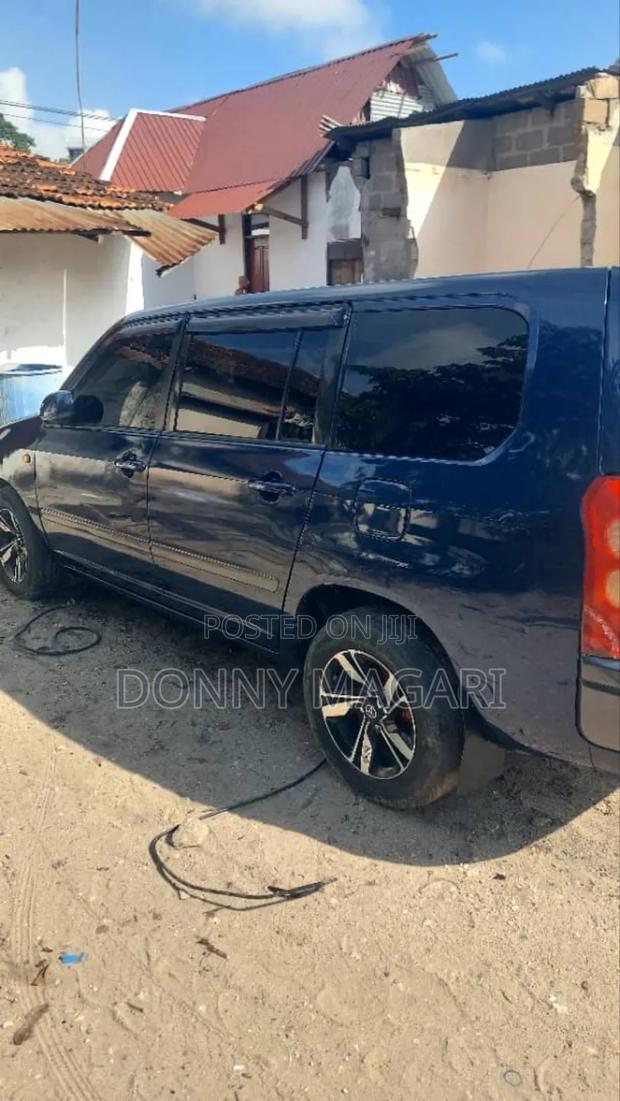 Toyota Probox 2005 Blue