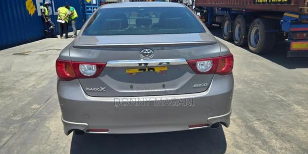 Toyota Mark X 2012 Gray