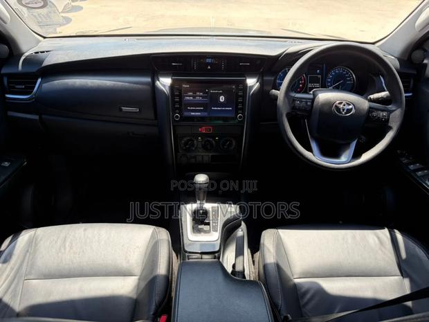 Toyota Fortuner 2023 Gray