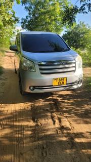 Toyota Noah 2009 Silver for sale