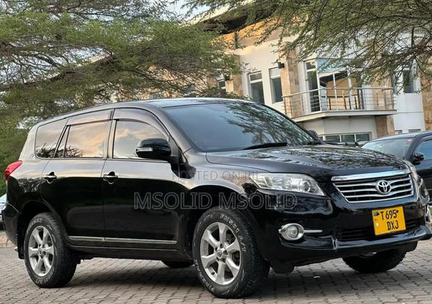 Toyota Vanguard 2010 Black
