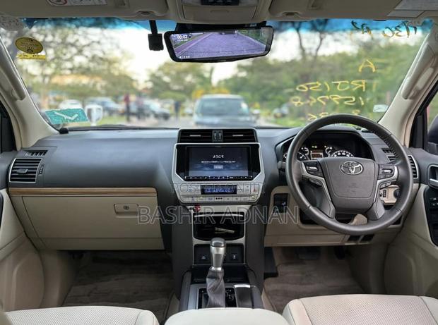 Toyota Land Cruiser Prado 2.7 2023 White
