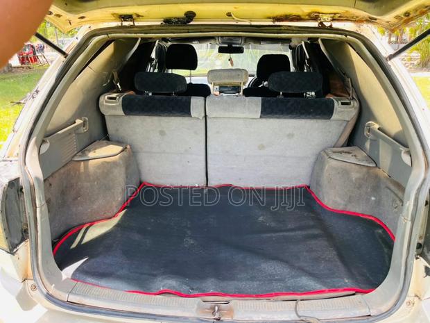 Toyota Harrier 2006 White