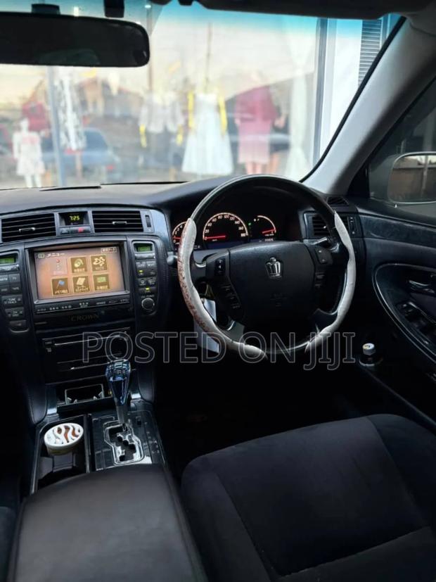 Toyota Crown 2004 Silver