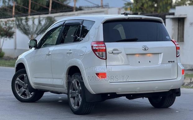 Toyota RAV4 2013 White