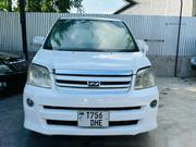 Toyota Noah 2005 White for sale