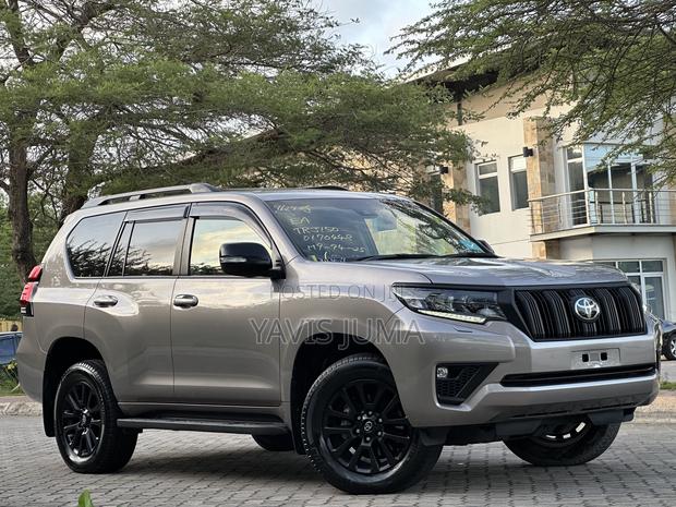 Toyota Land Cruiser Prado 2023