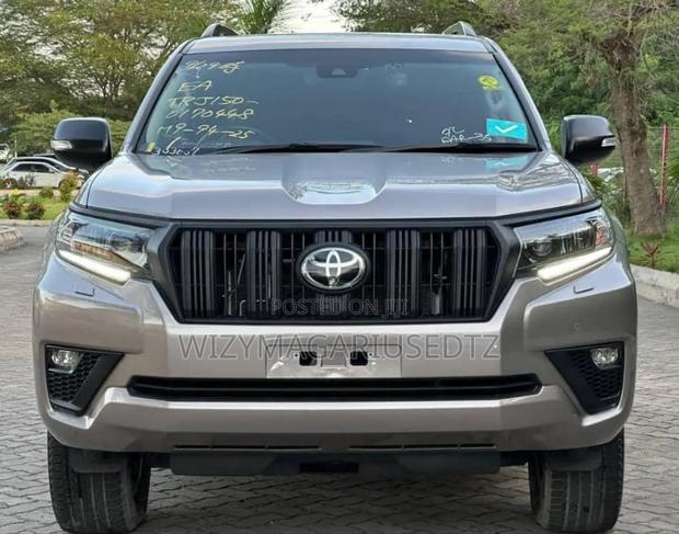 Toyota Land Cruiser Prado 2.7 2023 Brown