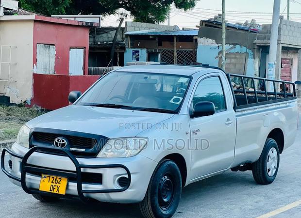 Toyota Hilux 2009 Silver